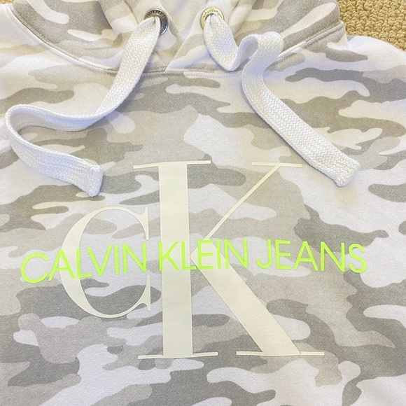 Calvin Klein Grey Camo Cropped Hoodie Women’s M - Picture 3 of 5